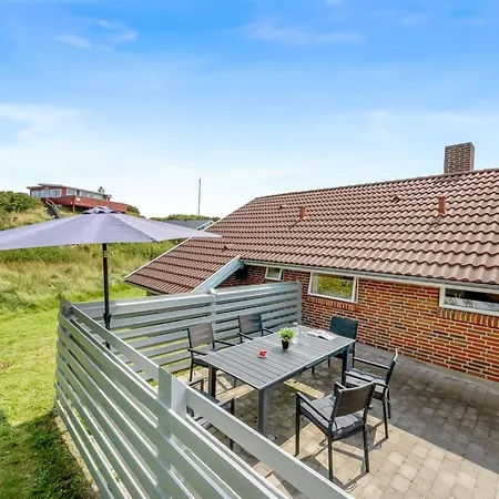 Danica - 500m From The Sea By Interhome *